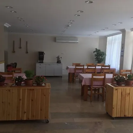 Ξενοδοχείο Uenver 2*